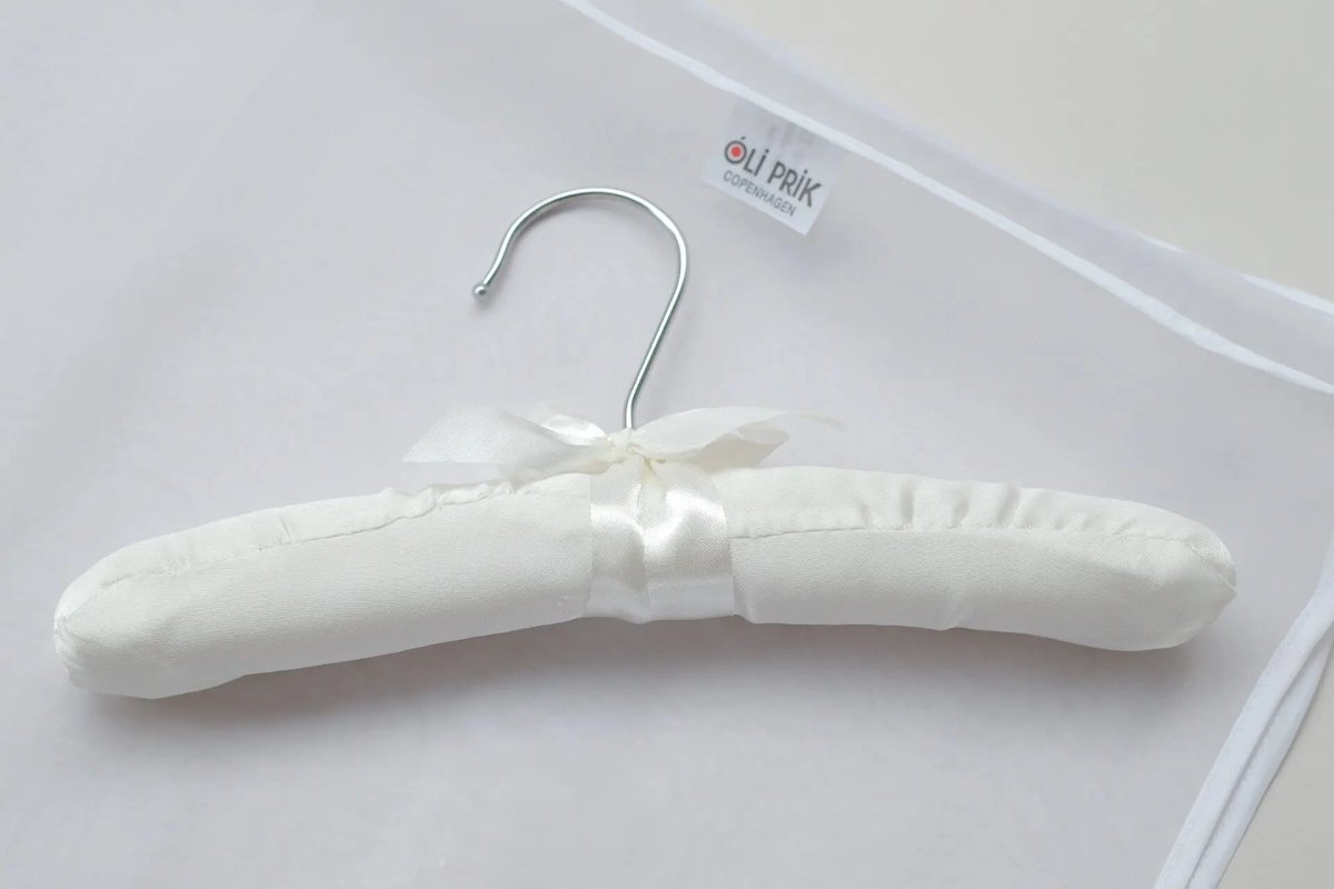 Baby Hanger Oli Prik Copenhagen